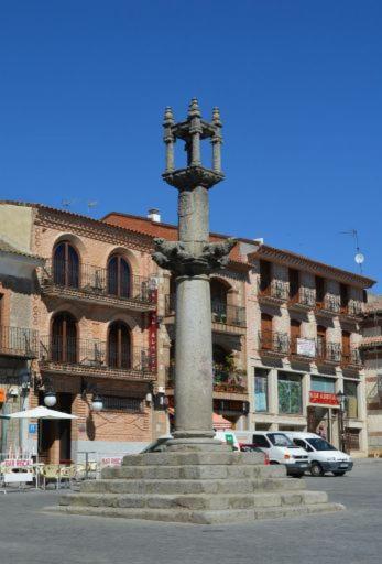 Hostal Royal Almorox Exterior foto